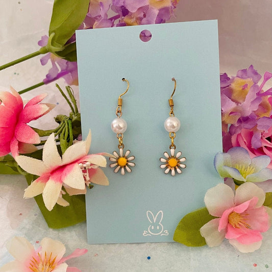 Daisy Pearl Dangle Earrings