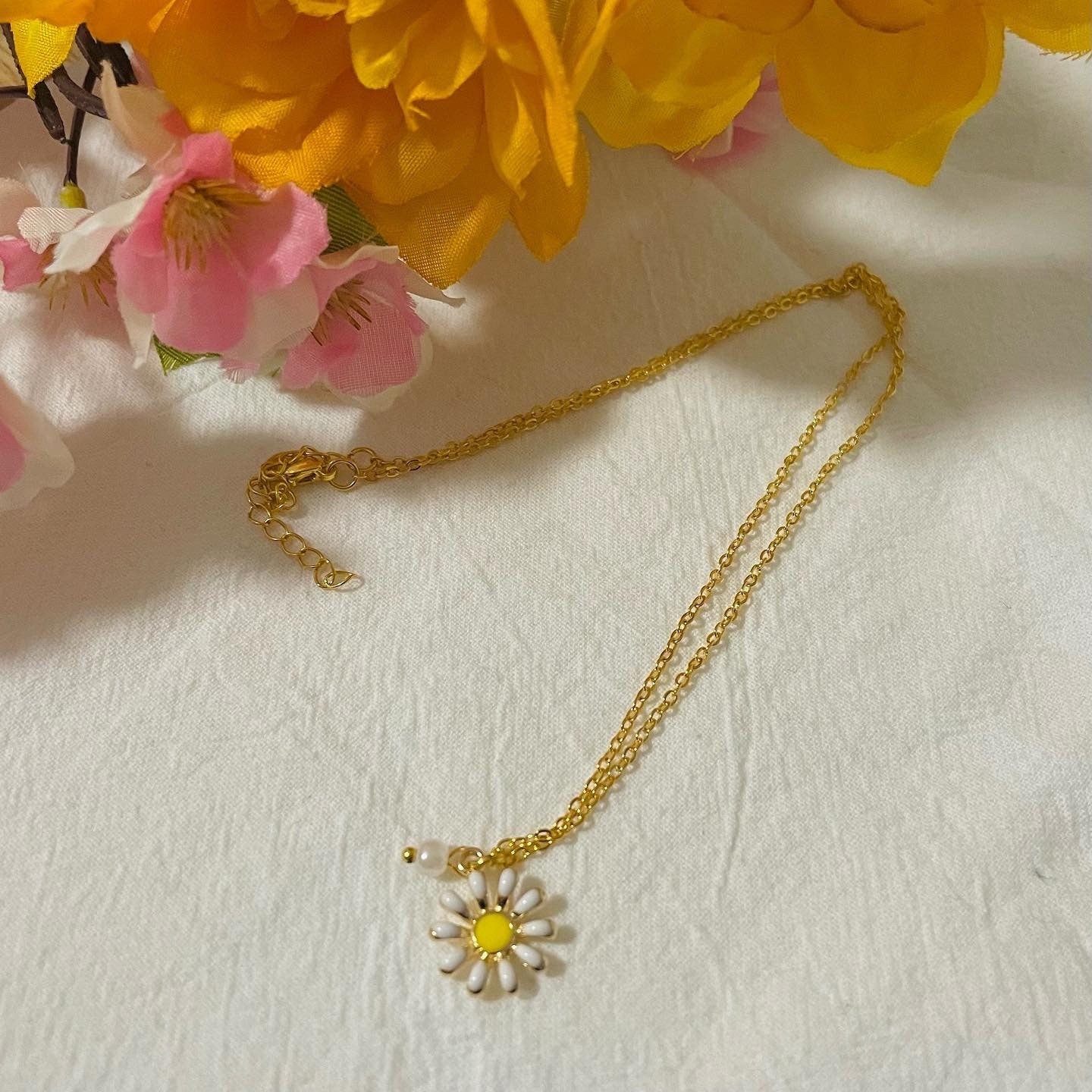 Daisy Pearl Necklace