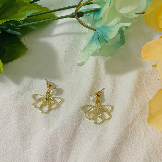 Pearl Flare earrings